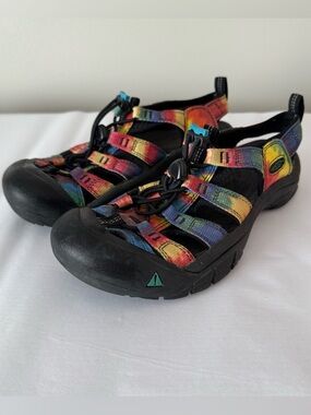 KEEN Size 7.5 Women’s Colorful Sandals